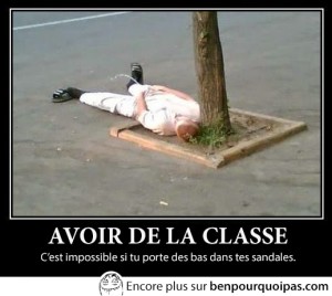 bas-dans-sandales-manque-de-classe