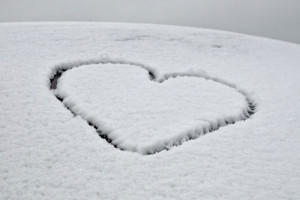 Coeur dans la neige