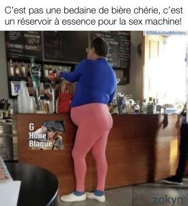 un gars en legging rose se tiens au bar-ben pourquoi pas images drole et humour