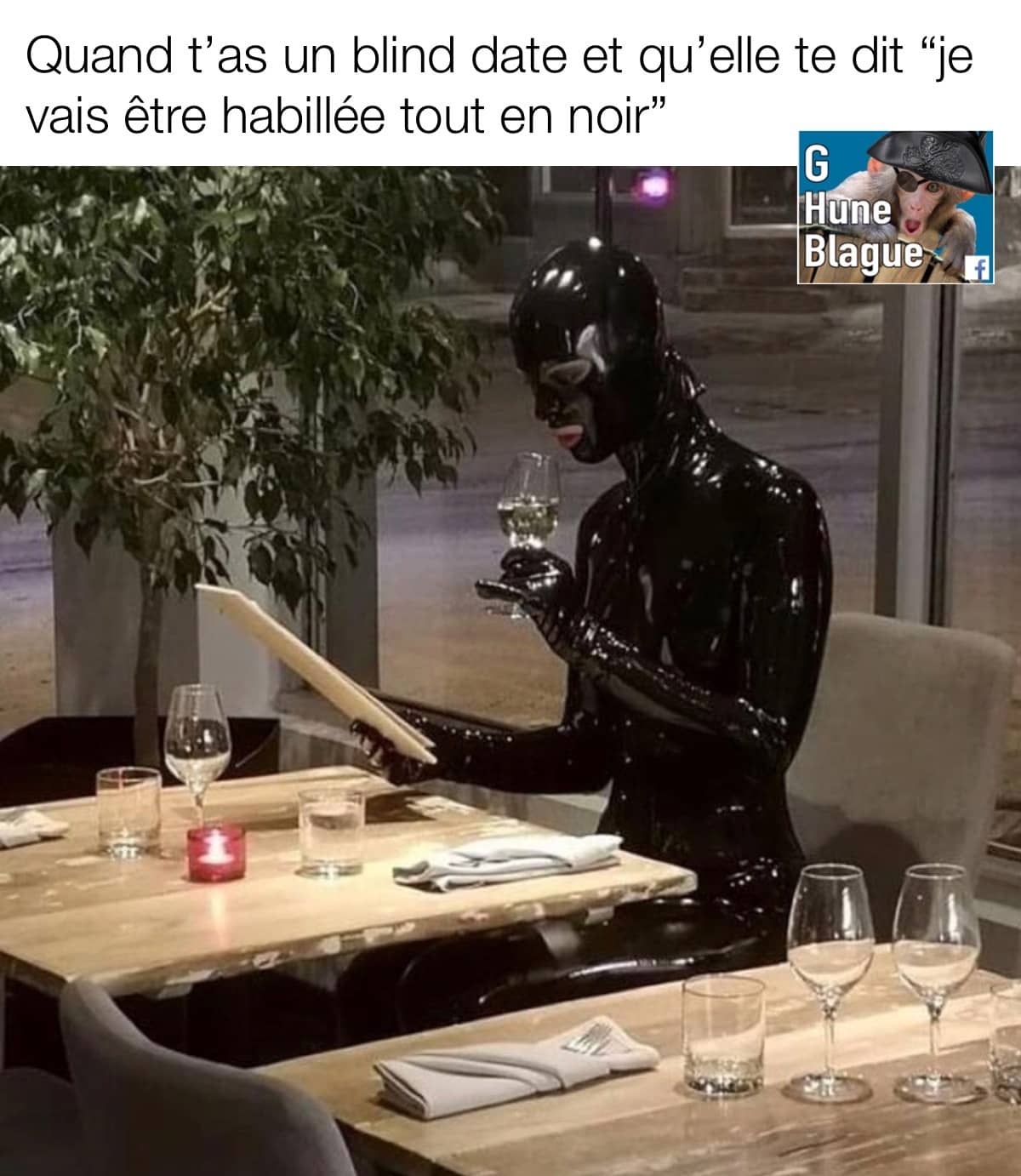 Quand tu vas à un rendez-vous blind date et qu'elle te dit «je serai habillée en noir». femme chat, catwoman ou bdsm?