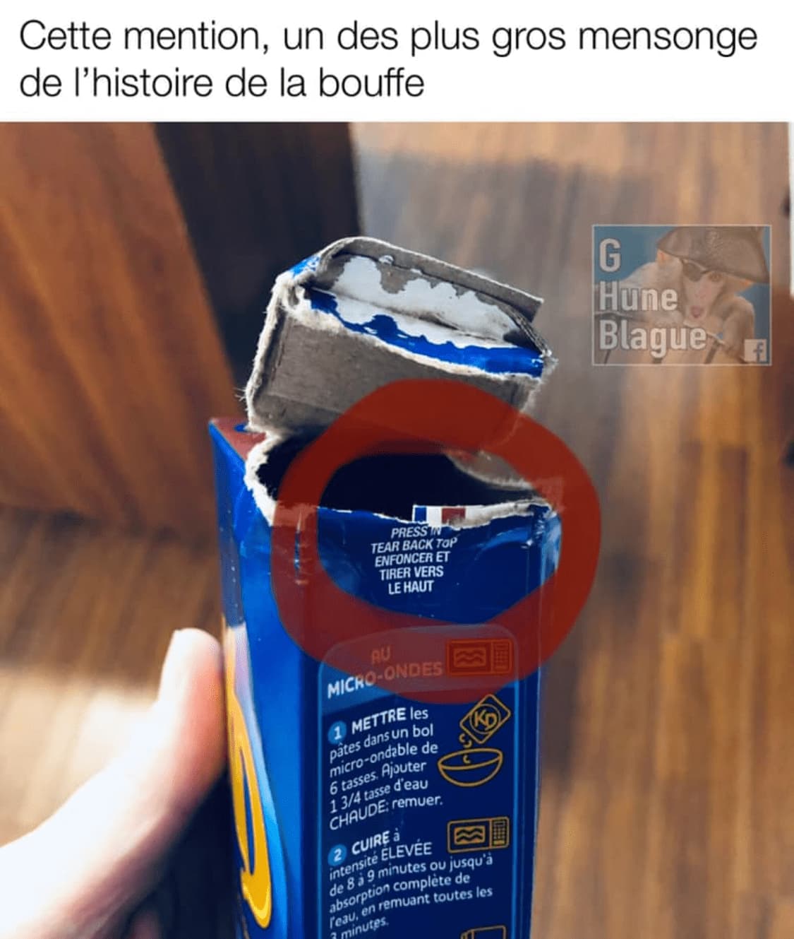 Une des plus grandes arnaques dans le domaine culinaire implique le Kraft Dinner. Impossible à déchirer sur les pointillés