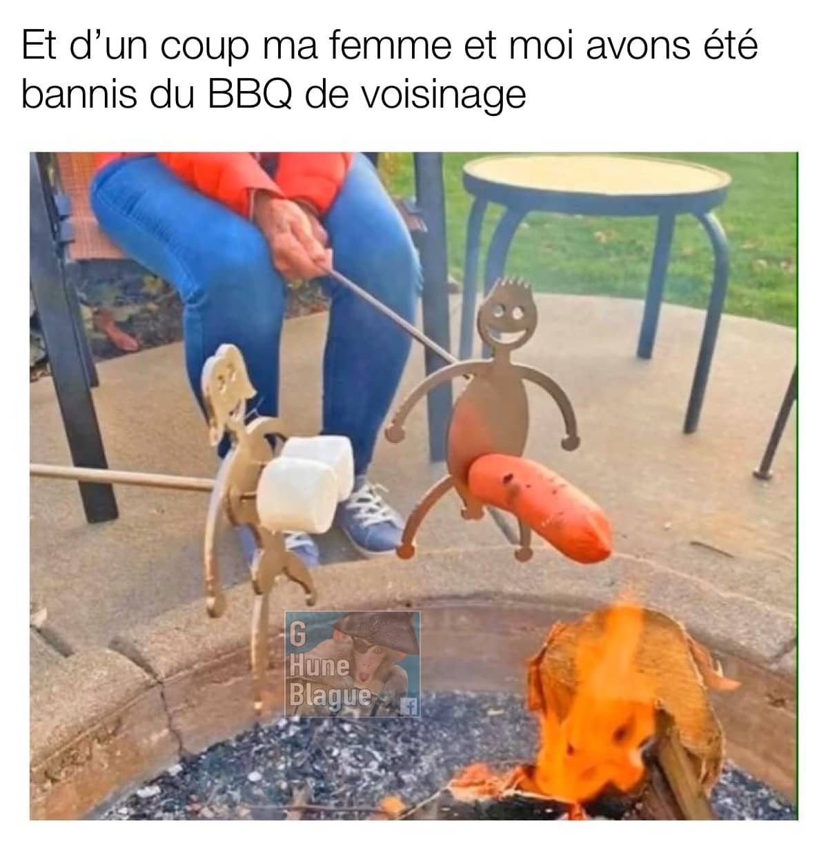 Comment se faire bannir d'un barbecue de voisins. Guimauves an paire de seins et saucisse en penis