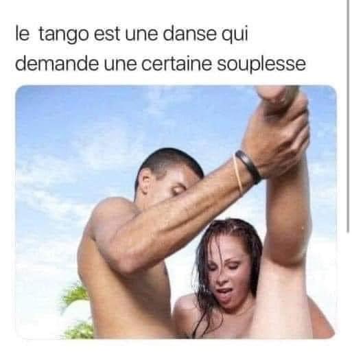 Le tango est une danse qui demande de la souplesse, image est en fait un couple d'acteurs pornographique