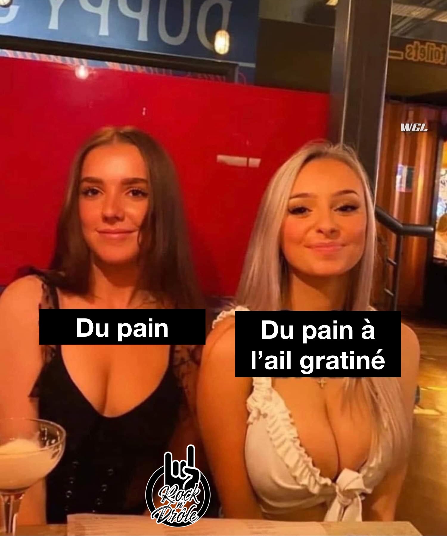 À l'aide de décolleté d'une brune et d'une blonde, voici la différence entre différents pains