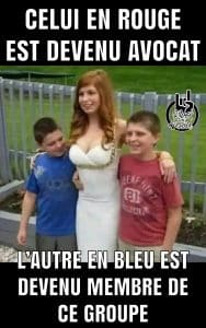 À ce qu'on dit, celui en rouge est devenu avocat. Le garçon en bleu regarde la poitrine de la dame