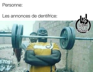 Quand les pubs de dentistes exagèrent un peu... un homme tiens un altère avec ses dents