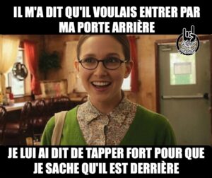 Il m'a dit qu'il voulais entrer par ma porte arrière. Je lui ai dit de tapper fort pour que je sache qu'il est derrière