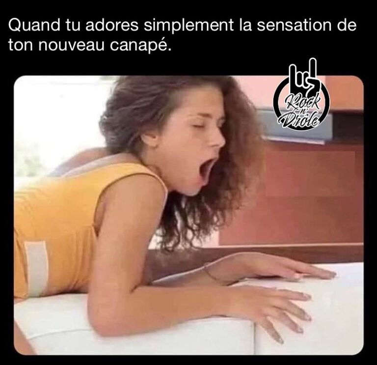 Quand tu adores simplement la sensation de ton nouveau canapé.